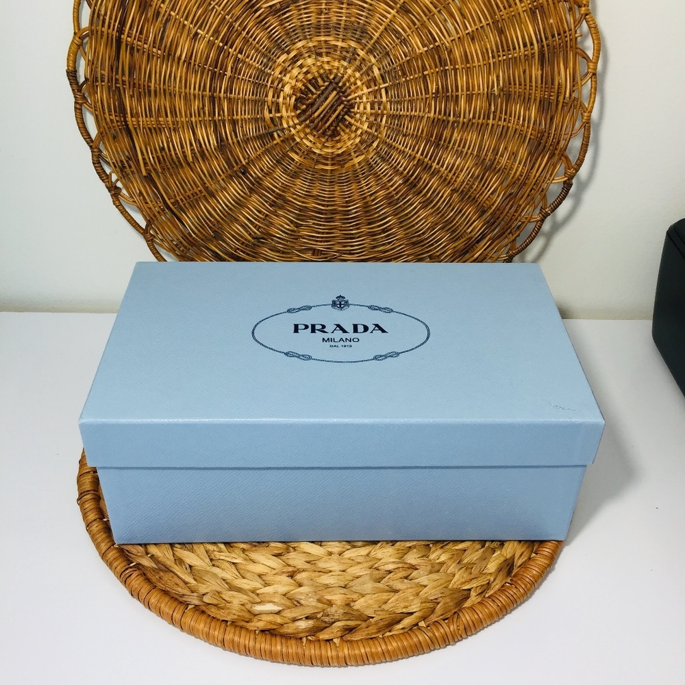 ❌ SOLD ❌Box, PRADA.  Empty shoe box - Picture 14 of 16